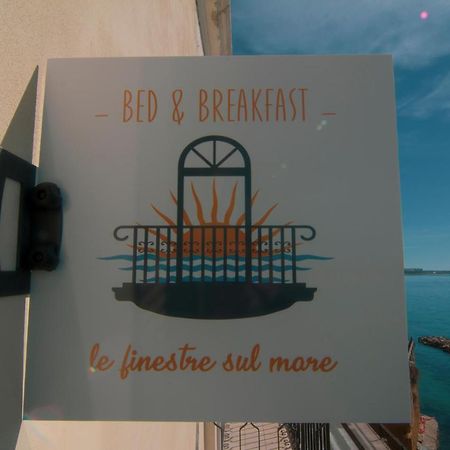 B&B Le Finestre Sul Mare Taranto Exterior foto
