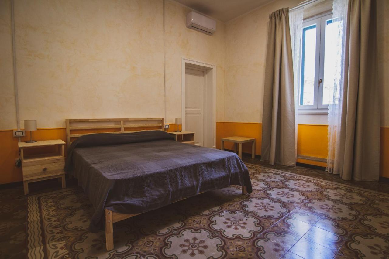 B&B Le Finestre Sul Mare Taranto Exterior foto