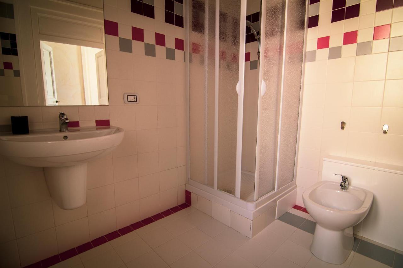 B&B Le Finestre Sul Mare Taranto Exterior foto