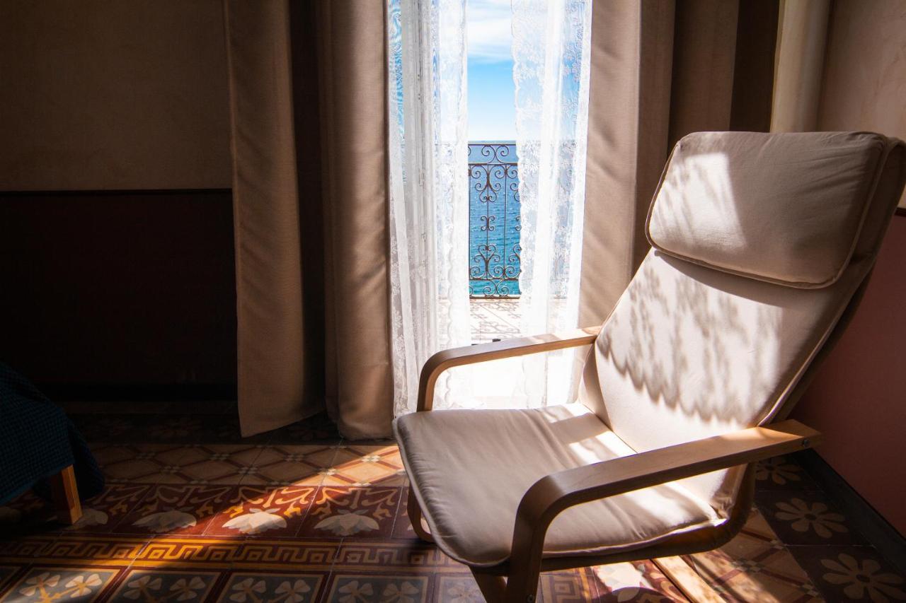 B&B Le Finestre Sul Mare Taranto Exterior foto
